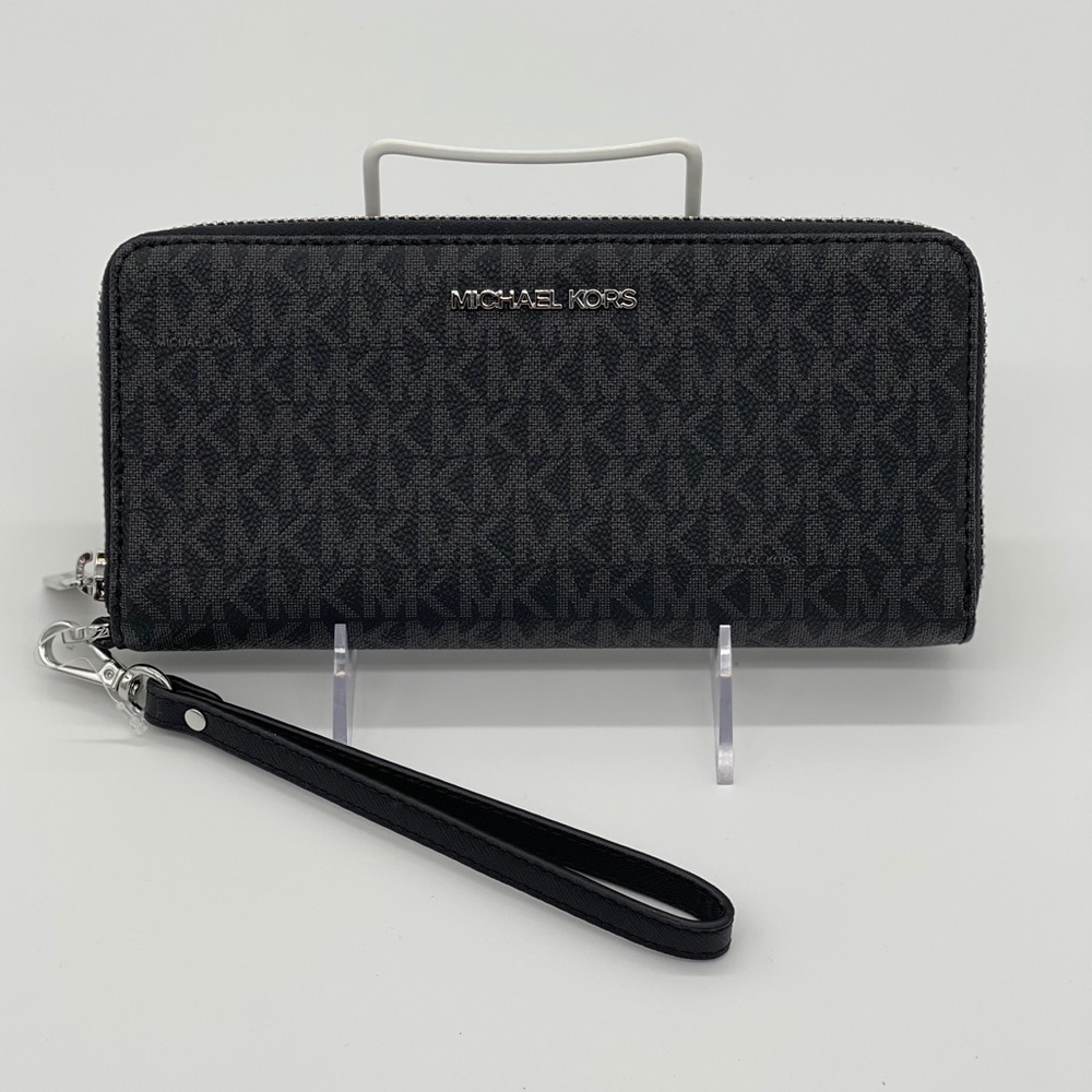 Michael Kors Continental Wallet Wristlet B…
